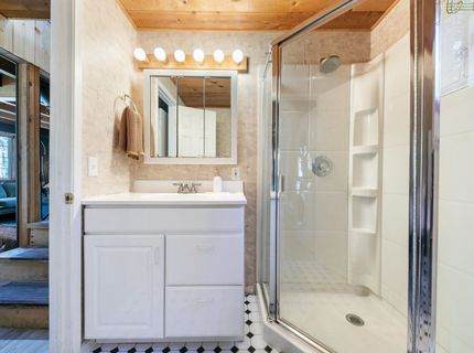 10185 Juniper Way, Soda Springs, CA 95728 Photo