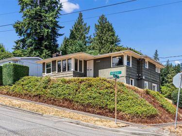 3202 Farragut Street , Bremerton, WA 98312