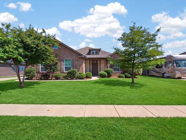 792 E Northside Drive , Pilot Point, TX 76258