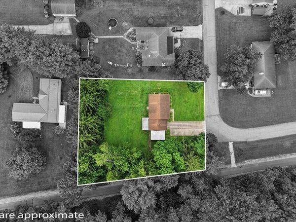 15 E Mound Street, Fredericktown, OH 43019