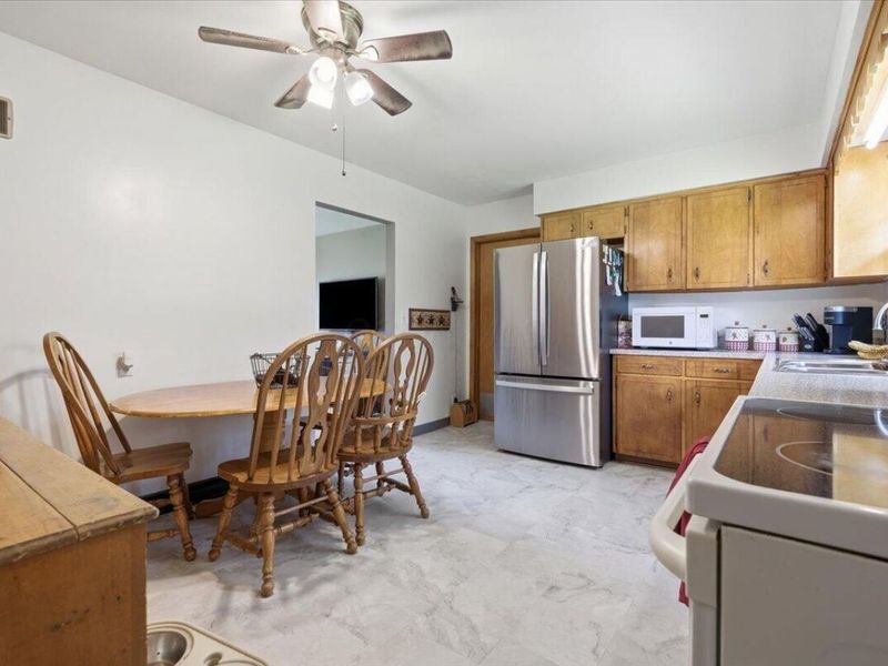 15 E Mound Street, Fredericktown, OH 43019 Photo 6