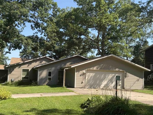 W723 Oak Shore Drive, Fall River, WI 53932