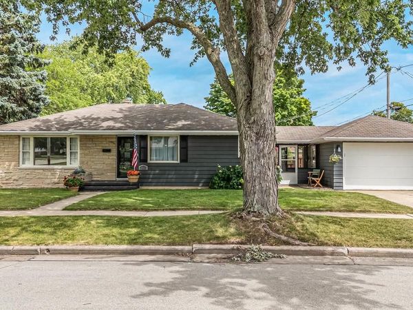 2218 N MCDONALD STREET, Appleton, WI 54911