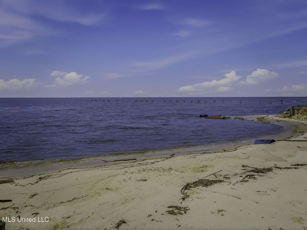 Belle Fontaine Drive, Ocean Springs, MS 39564