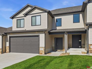 611 Garrett Place, Hickman, NE 68372