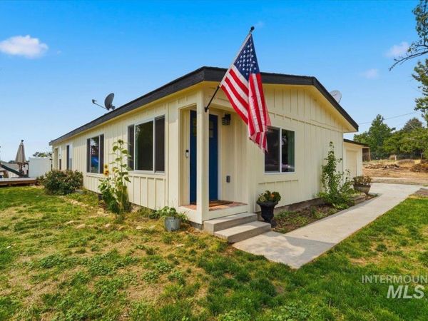 17114 Goodson Rd, Caldwell, ID 83605