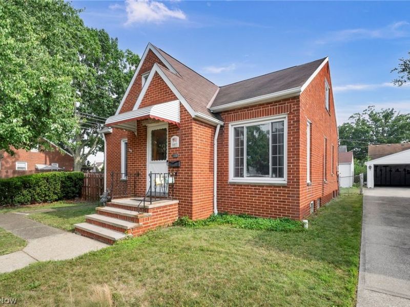 4403 Dawnshire Drive, Parma, OH 44134 Photo 2