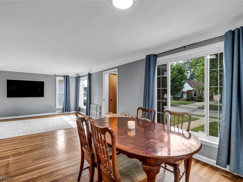 4403 Dawnshire Drive, Parma, OH 44134 Photo 6