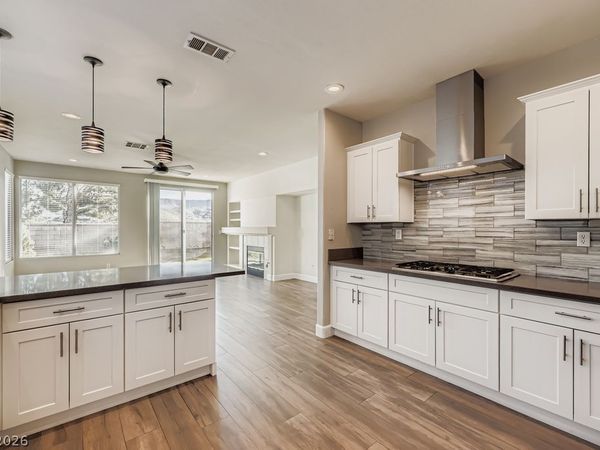 1857 Desert Forest Way, Henderson, NV 89012