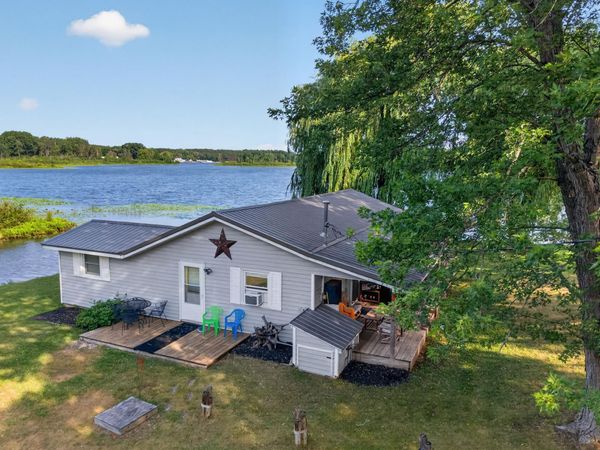 9582 N Shore Drive, Evart, MI 49631