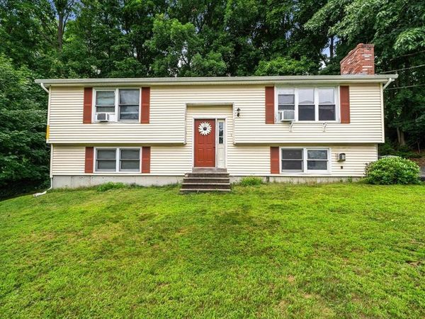 4 Marlon St, Haverhill, MA 01832