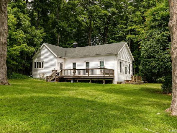 357 Pumpkin Lane, Clinton Corners, NY 12514