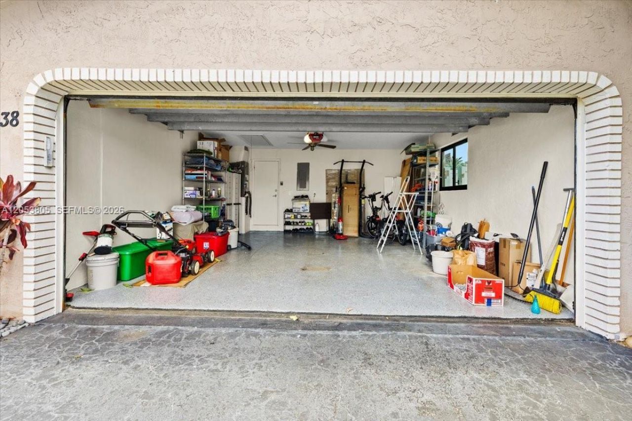 2338 NW 98th Way, Coral Springs, FL 33065 Photo