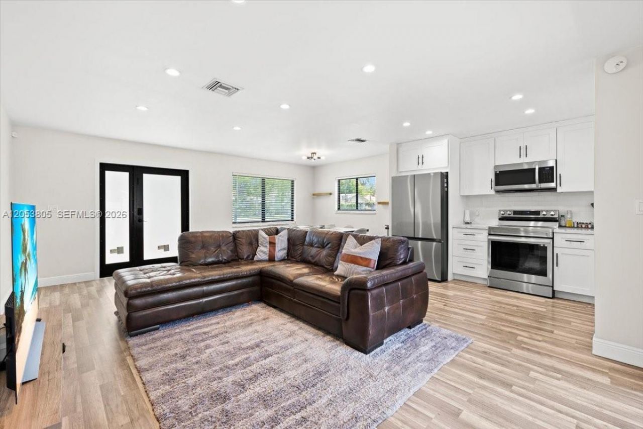 2338 NW 98th Way, Coral Springs, FL 33065 Photo