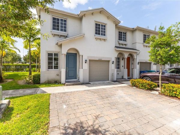 20817 NW 9th Path , Miami Gardens, FL 33169