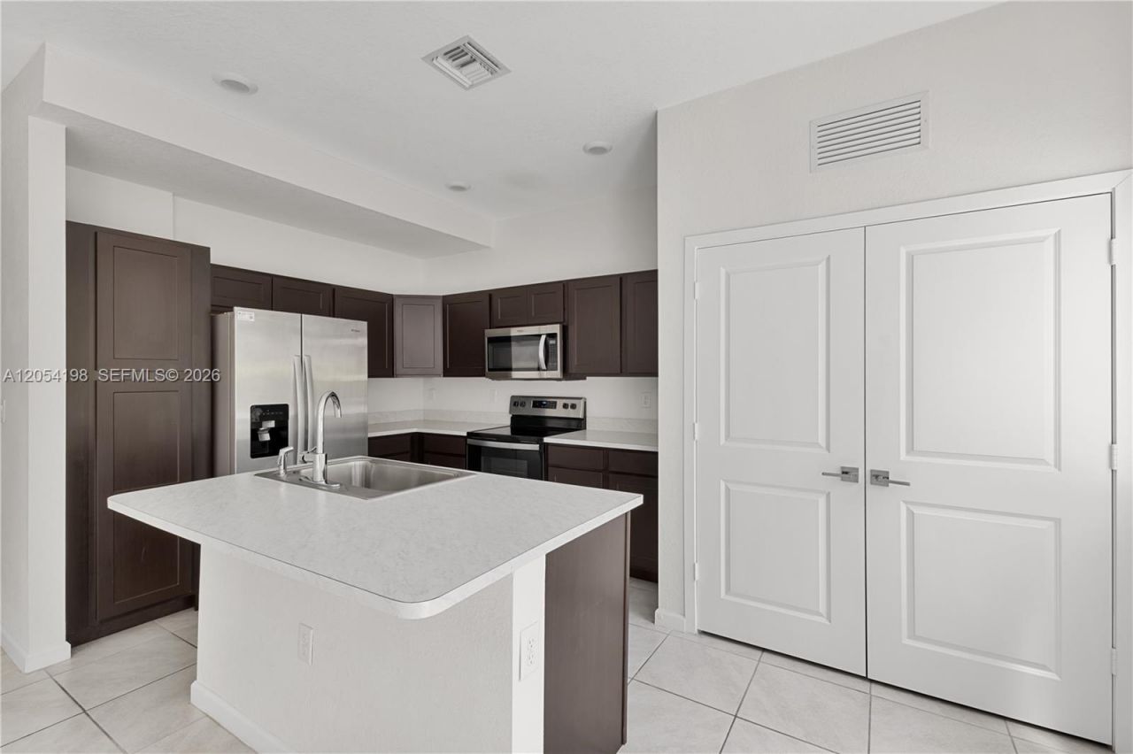 20817 NW 9th Path, Miami Gardens, FL 33169 Photo