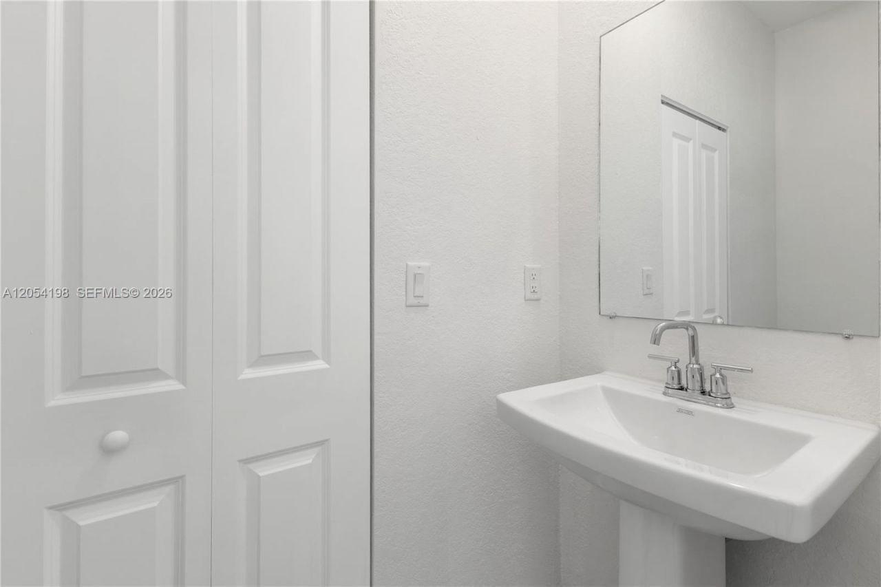 20817 NW 9th Path, Miami Gardens, FL 33169 Photo