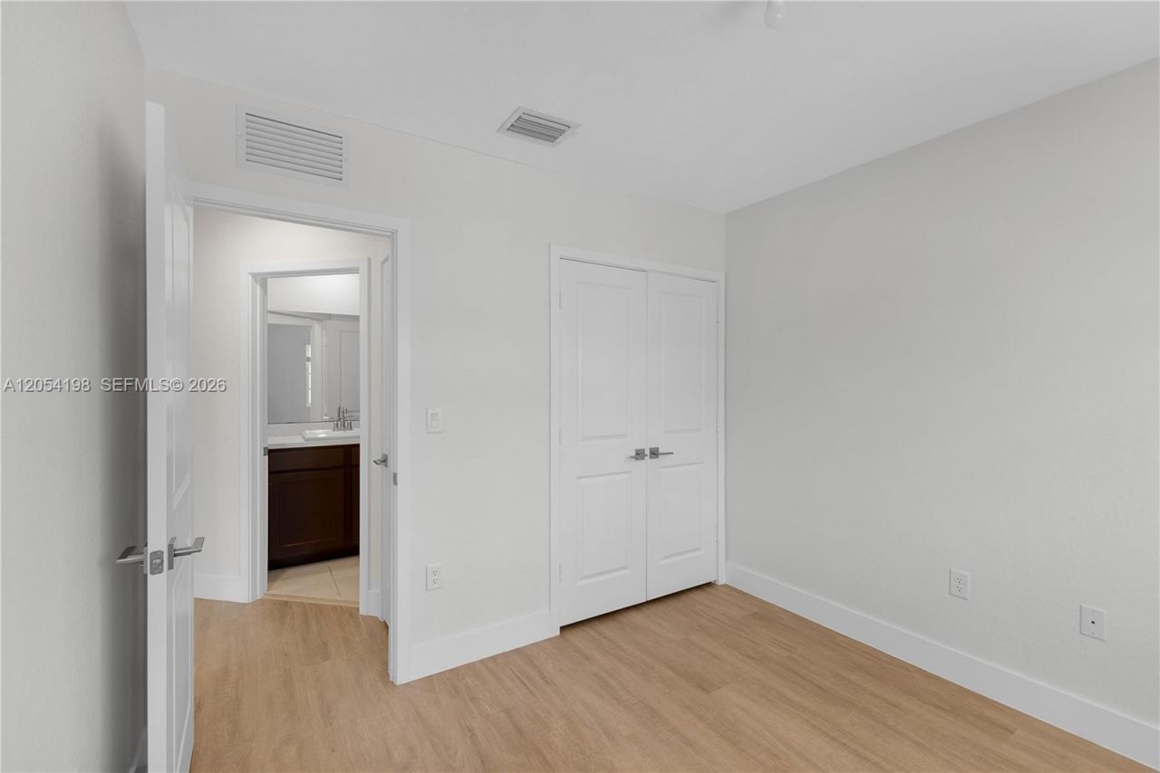 20817 NW 9th Path, Miami Gardens, FL 33169 Photo