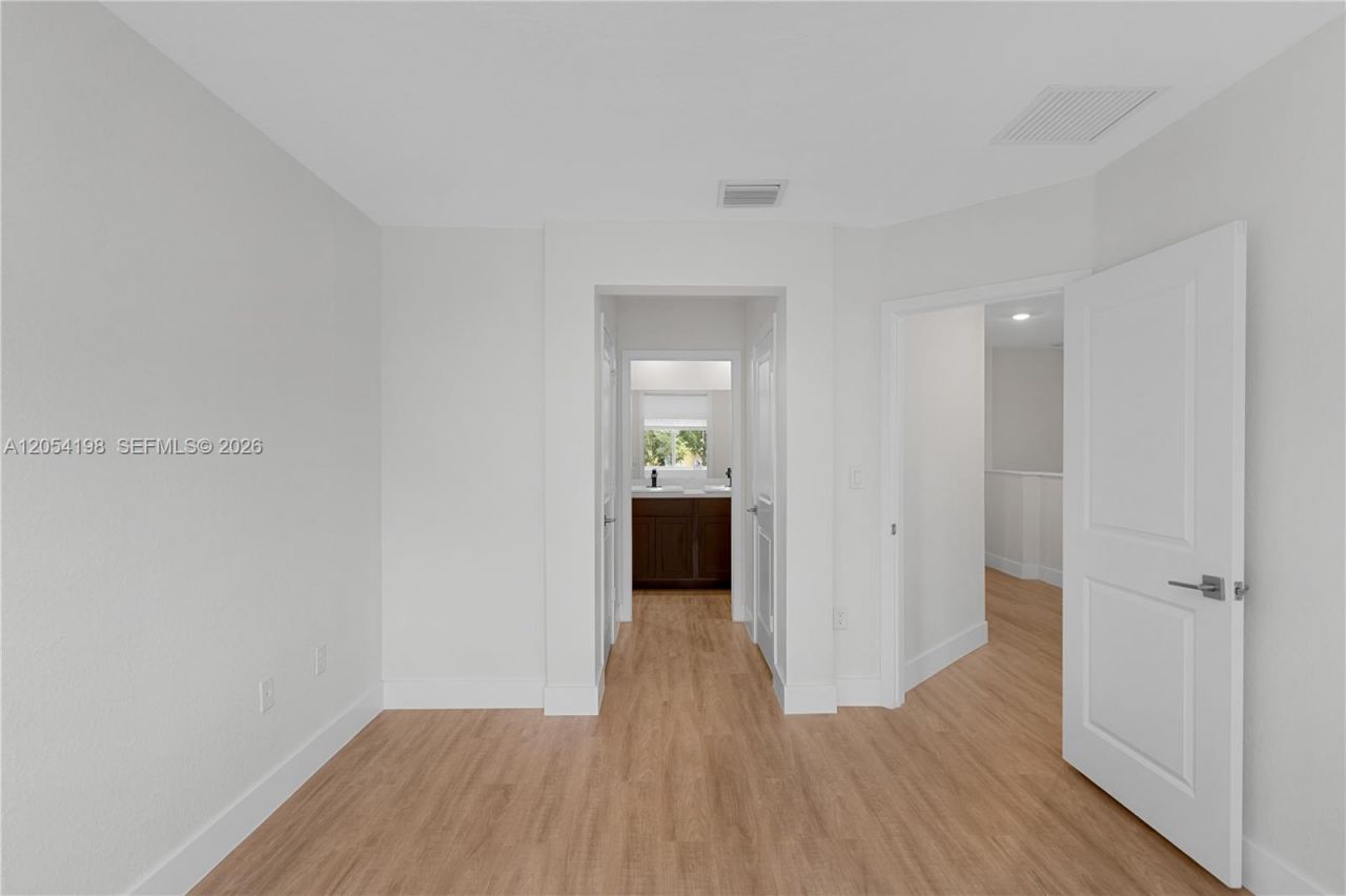 20817 NW 9th Path, Miami Gardens, FL 33169 Photo