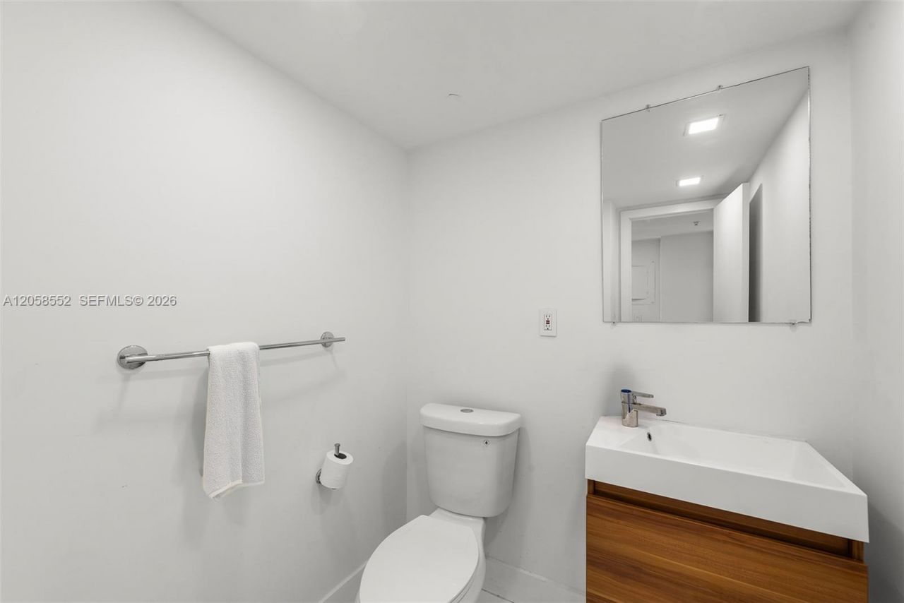 19390 Collins Ave, Unit 1519, Sunny Isles Beach, FL 33160 Photo