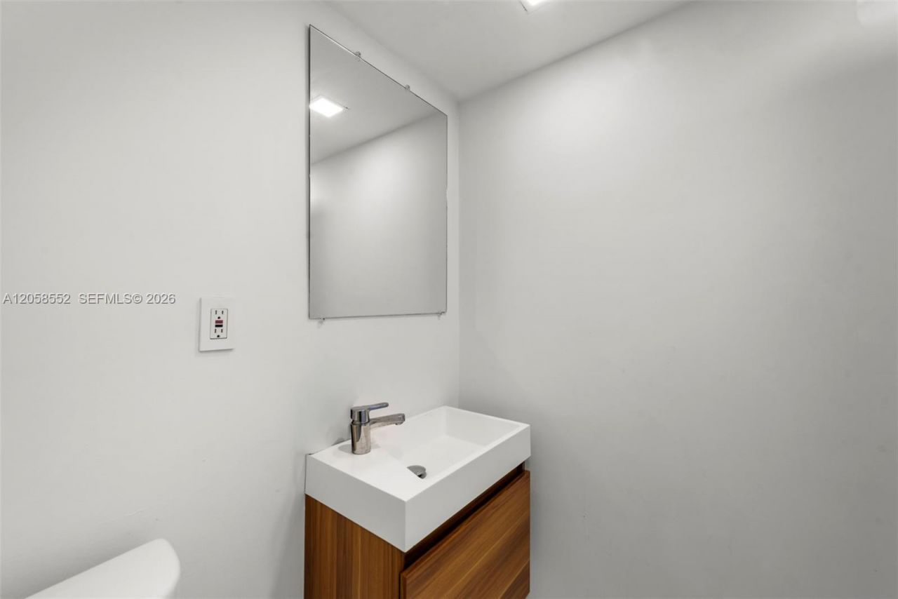 19390 Collins Ave, Unit 1519, Sunny Isles Beach, FL 33160 Photo