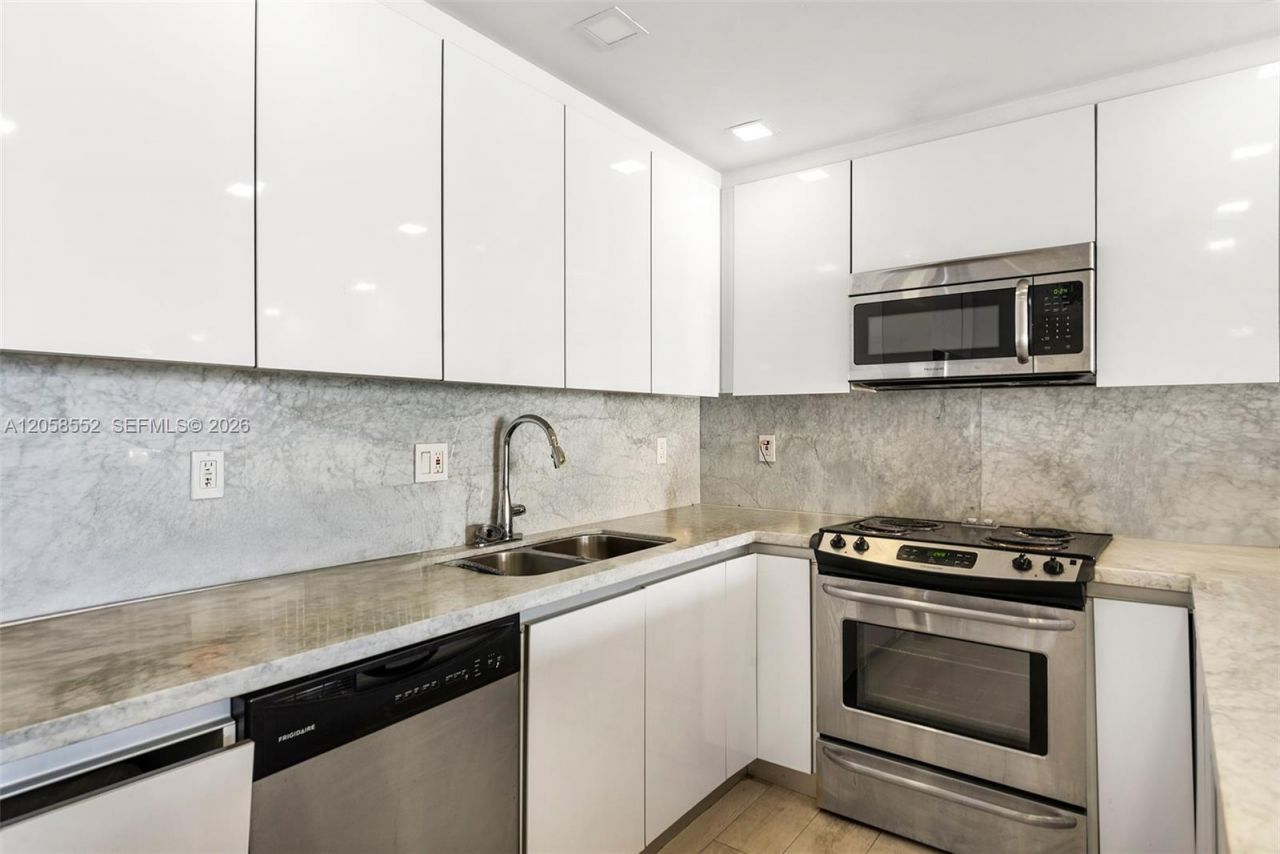 19390 Collins Ave, Unit 1519, Sunny Isles Beach, FL 33160 Photo