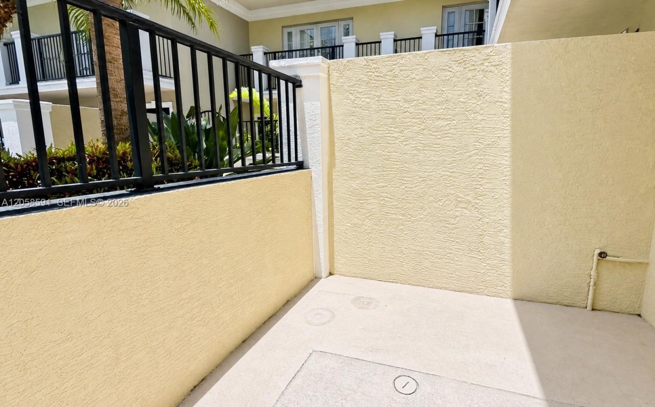 1000 Palm Trl , Unit 10, Delray Beach, FL 33483 Photo