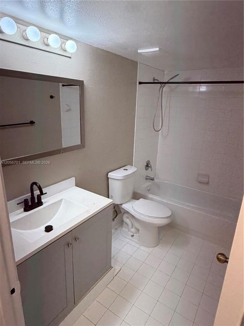 11155 SW 5th Pl , Unit 202, Pembroke Pines, FL 33025 Photo