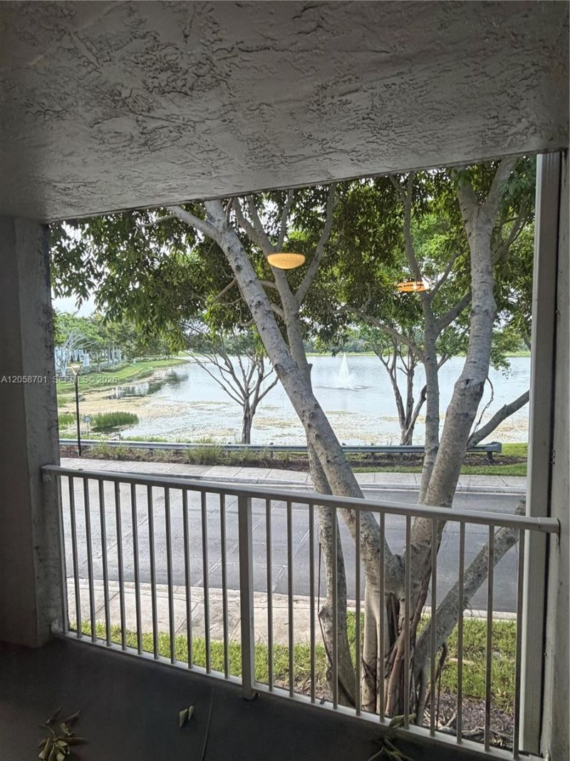11155 SW 5th Pl , Unit 202, Pembroke Pines, FL 33025 Photo