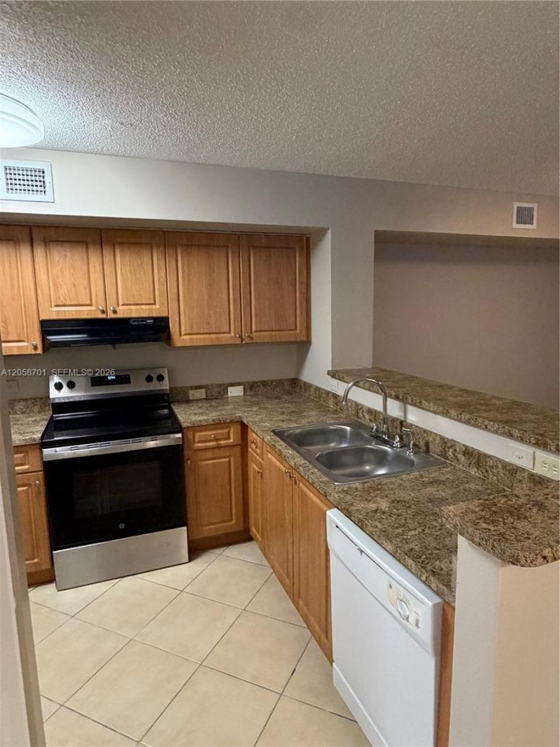 11155 SW 5th Pl , Unit 202, Pembroke Pines, FL 33025 Photo