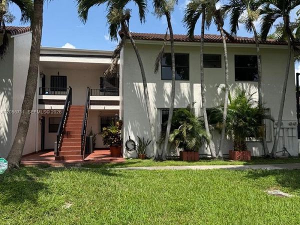 10875 NW 7th St , Unit 23-36, Miami, FL 33172
