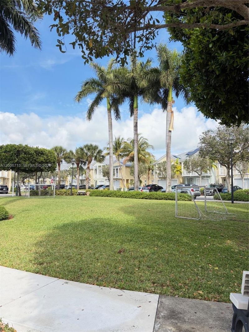10780 NW 74th Ln, Unit 10780, Doral, FL 33178 Photo