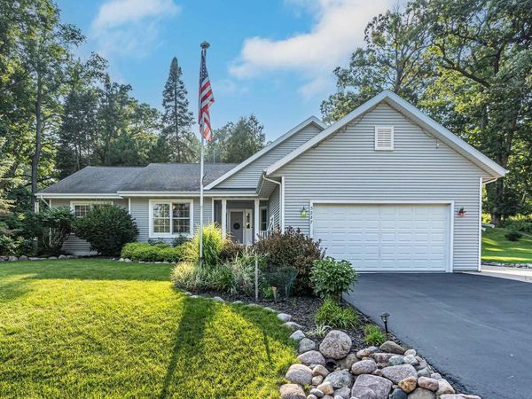 N3237 Robin ROAD, Lake Geneva, WI 53147