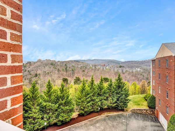 4434 Pheasant Ridge RD, Unit APT 407, Roanoke, VA 24014