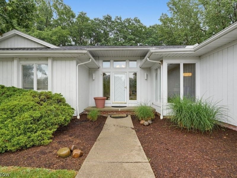 28653 Estates Court, Solon, OH 44139 Photo 3