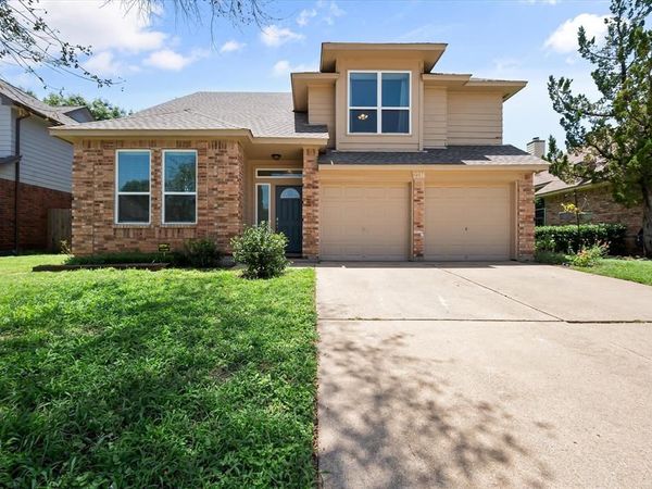 2216 Reverchon Drive, Arlington, TX 76017
