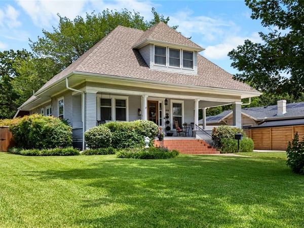 1319 S Crockett Street , Sherman, TX 75090
