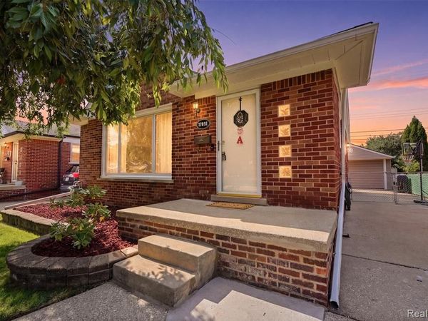 17451 Leslie Avenue , Allen Park, MI 48101
