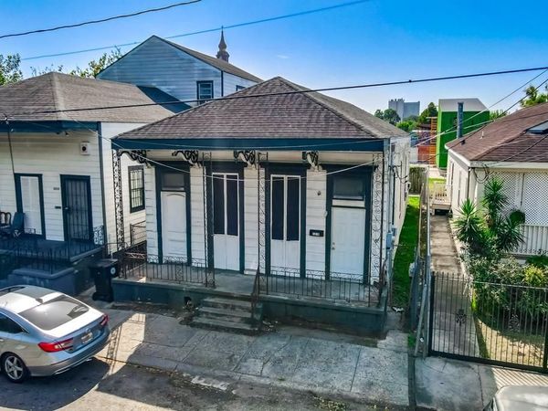 1216 18 SIMON BOLIVAR Avenue , New Orleans, LA 70113