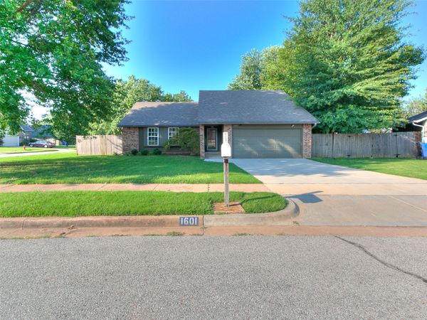 1601 W Roanoke Street N, Broken Arrow, OK 74011