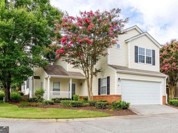 126 W Oaks Place, Woodstock, GA 30188