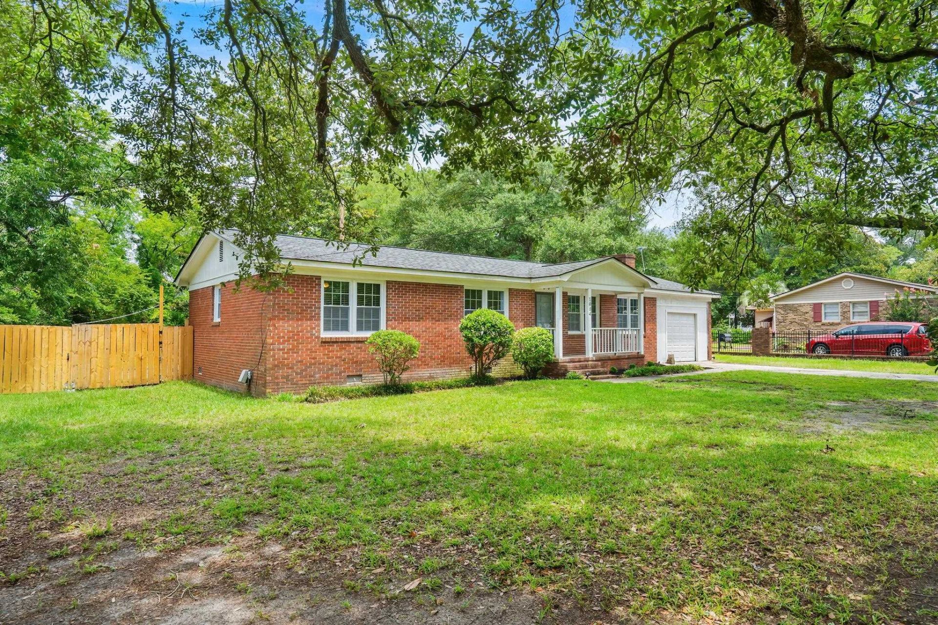 1004 Whittemore St. Photo 6