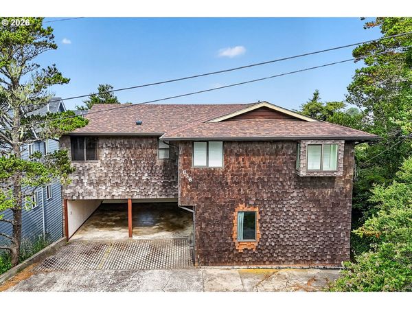 646 SW 11TH ST, Unit 3, Newport, OR 97365