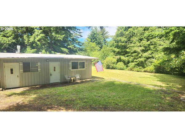 131 E RAINBOW RD, Waldport, OR 97394