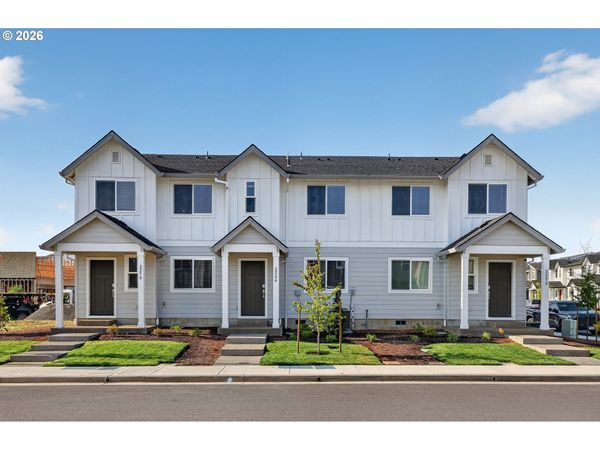 2284 SAWTELLE DR, Woodburn, OR 97071