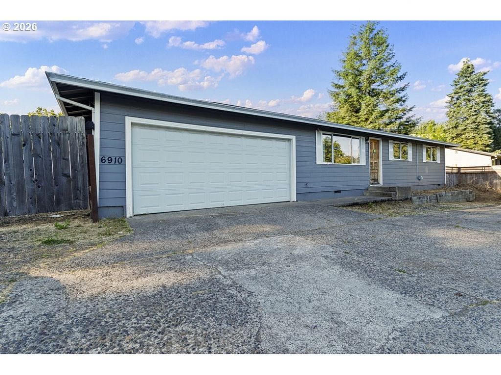 6910 SE 92nd Ave, Portland, OR 97266 Main Photo