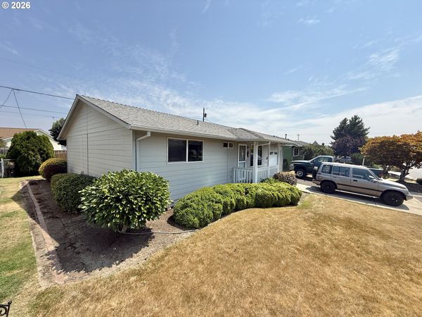 1662 UMPQUA RD, Woodburn, OR 97071