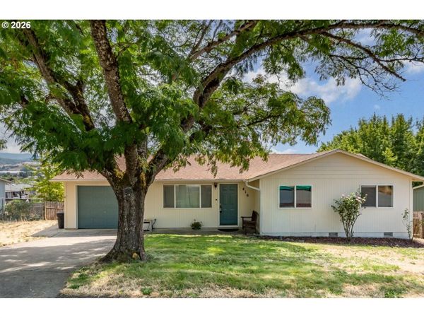 416 CORONA LOOP RD, Roseburg, OR 97471