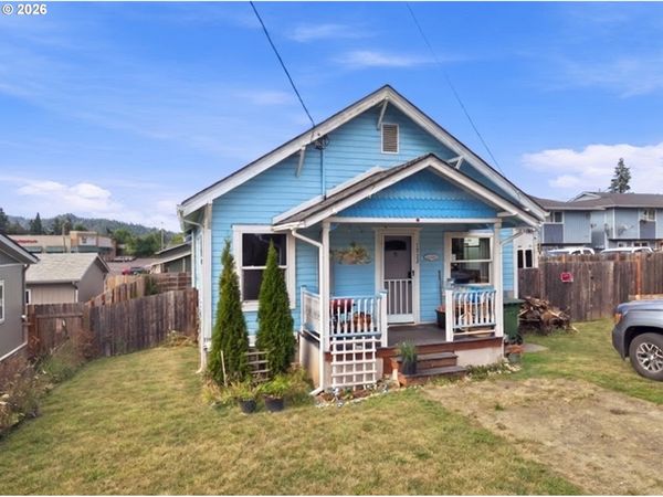 1732 E WASHINGTON AVE, Cottage Grove, OR 97424