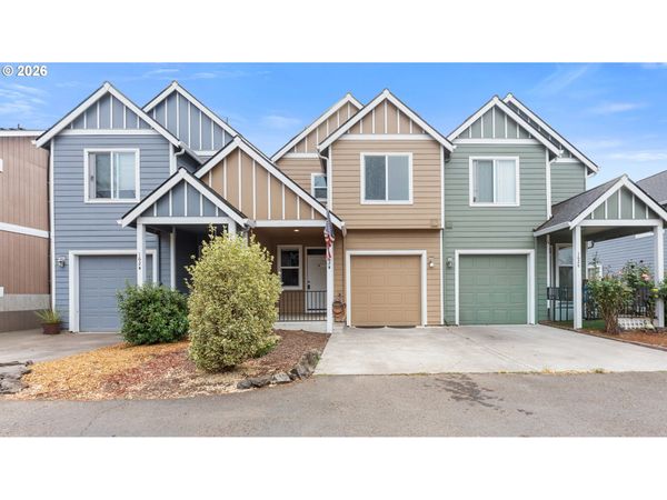 162 FENTON AVE, Unit B, Molalla, OR 97038